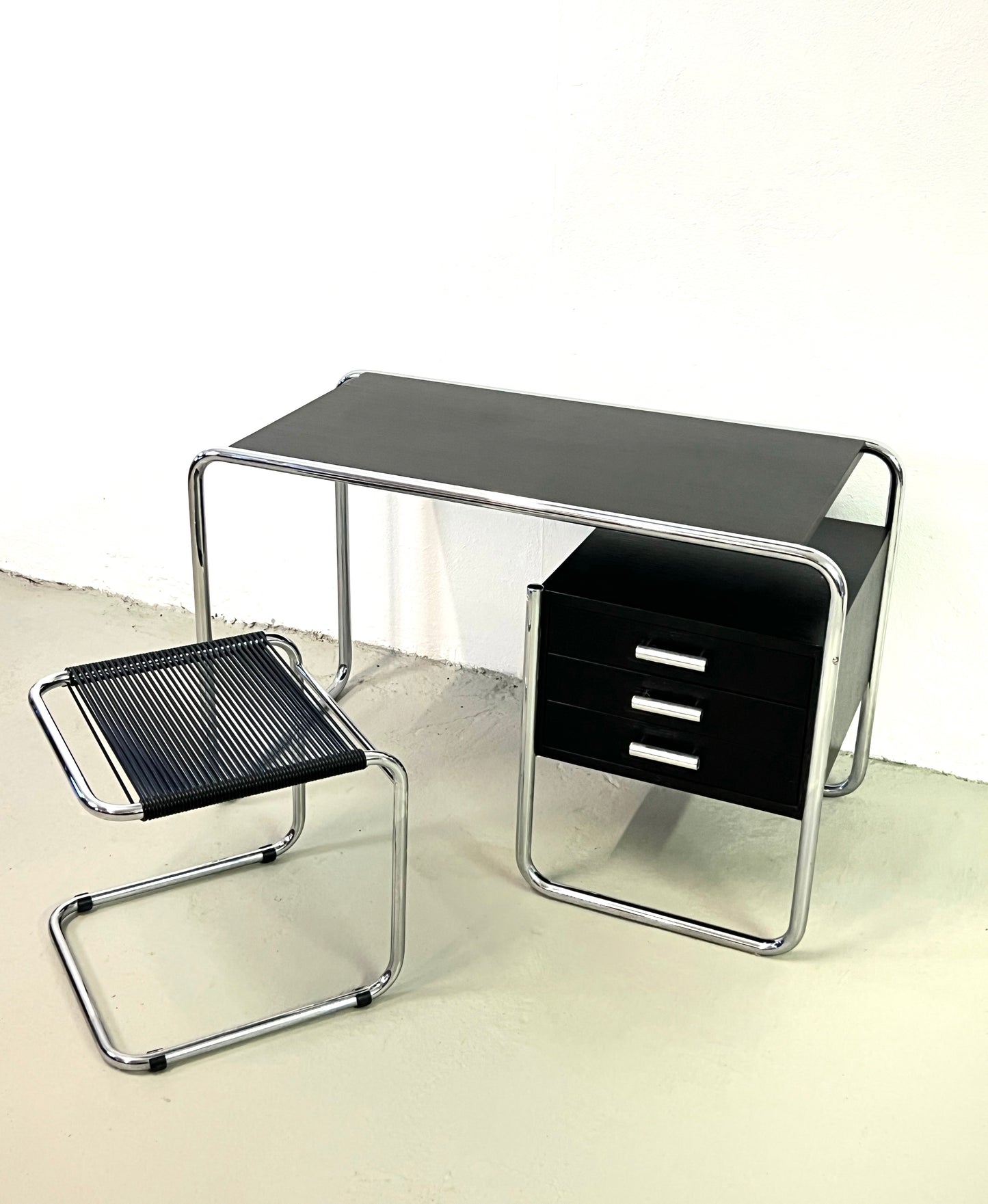 Scrivania S 285, Marcel Breuer per Thonet