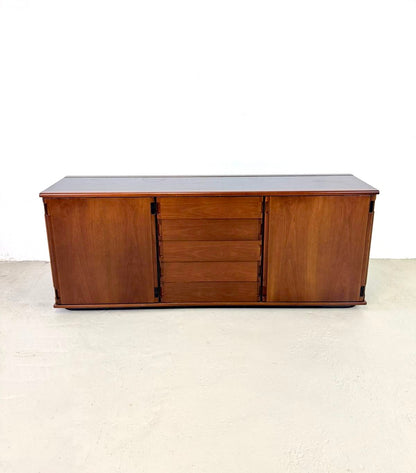 Credenza Larco, Gianfranco Frattini per Molteni