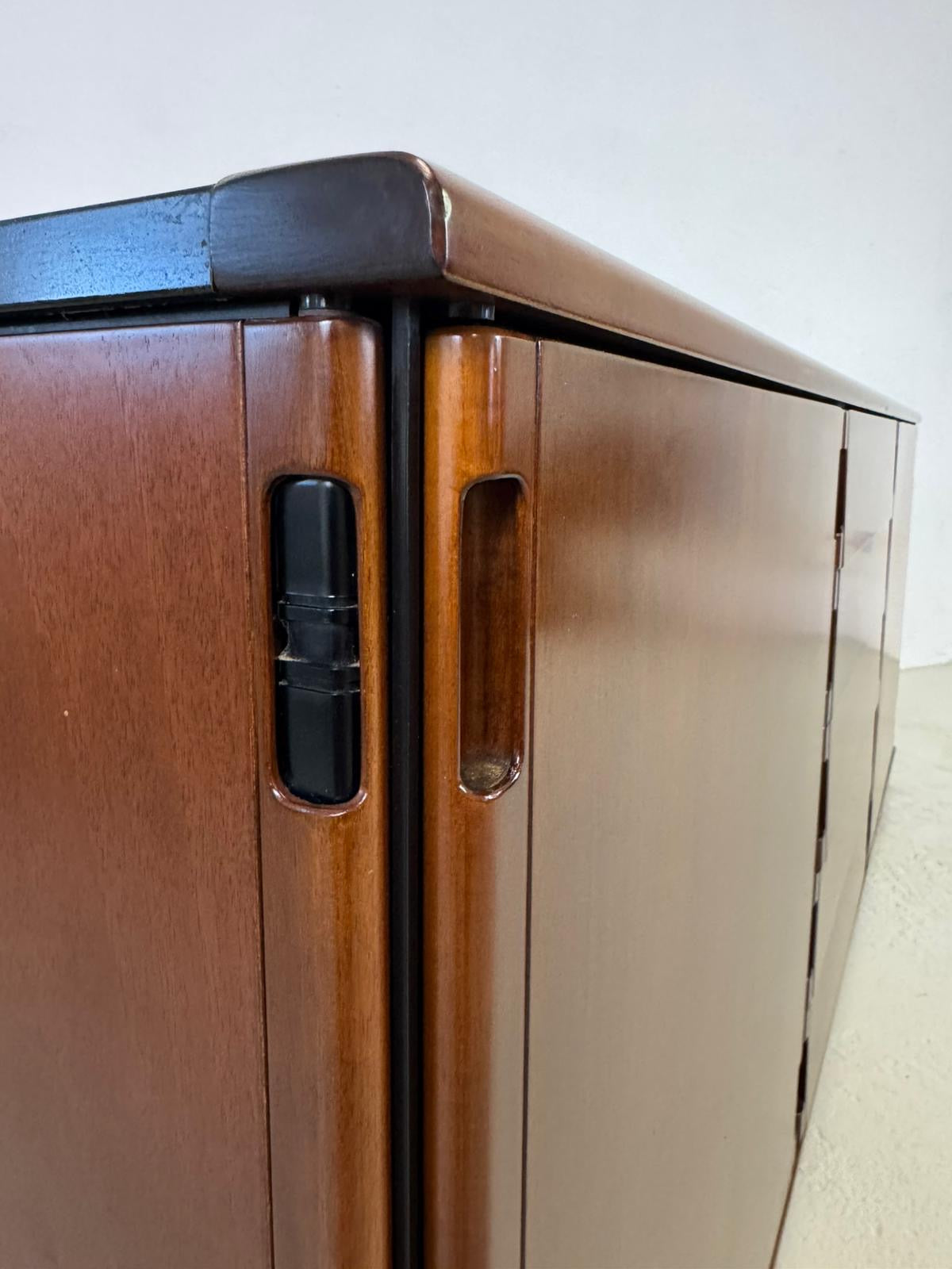 Credenza Larco, Gianfranco Frattini per Molteni