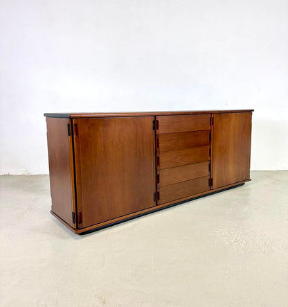 Credenza Larco, Gianfranco Frattini per Molteni