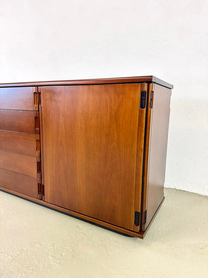 Credenza Larco, Gianfranco Frattini per Molteni