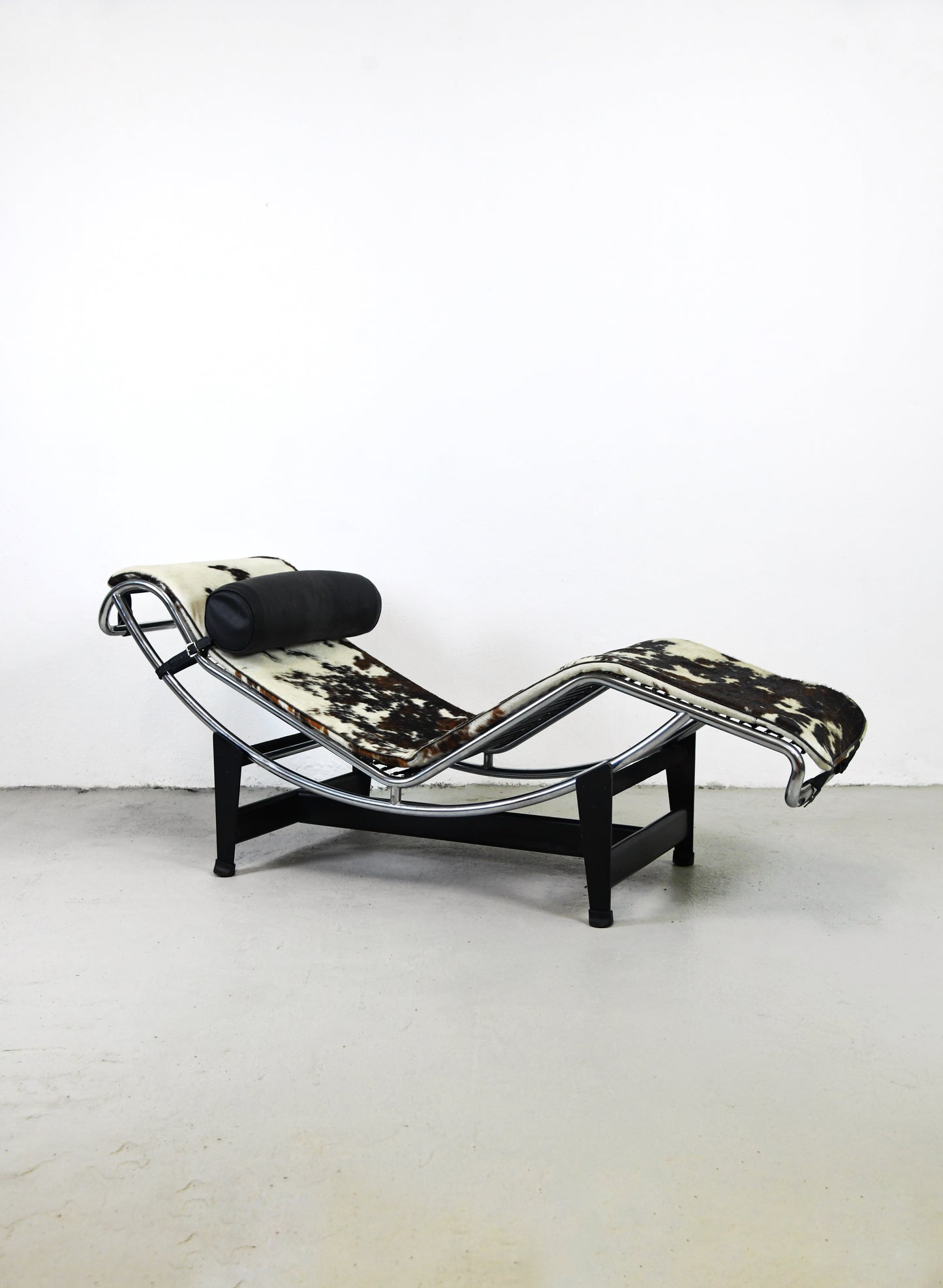 Chaise longue LC4, Le Corbusier per Cassina