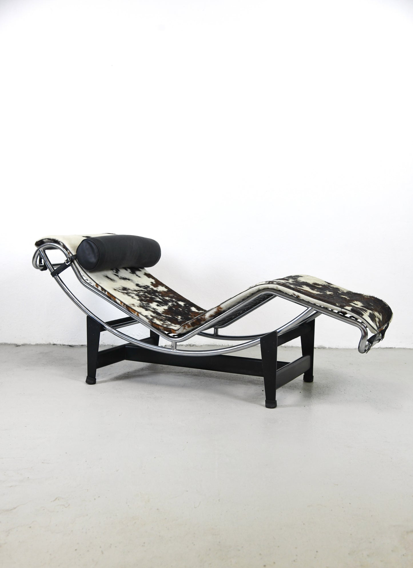 Chaise longue LC4, Le Corbusier per Cassina