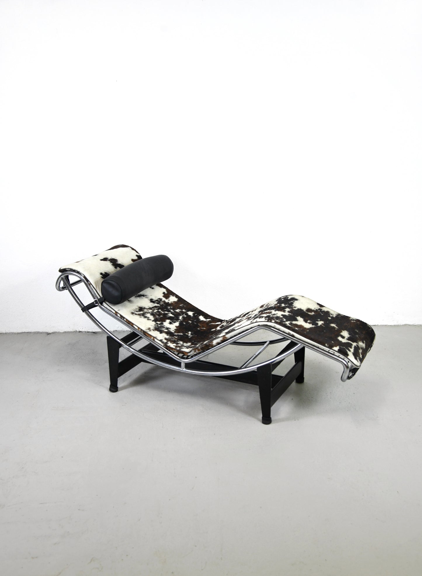 Chaise longue LC4, Le Corbusier per Cassina