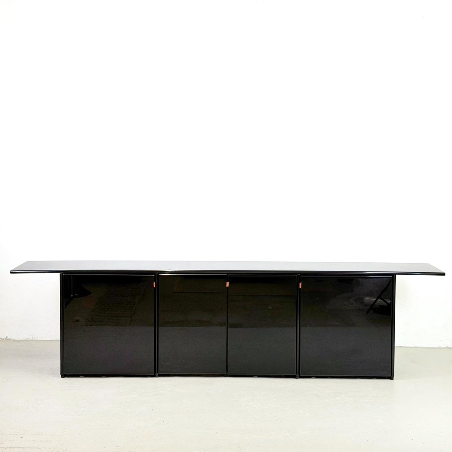 Credenza Mount, Afra & Tobia Scarpa per Molteni