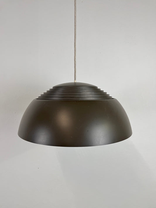 Lampadario AJ Royal, Arne Jacobsen per Louis Poulsen