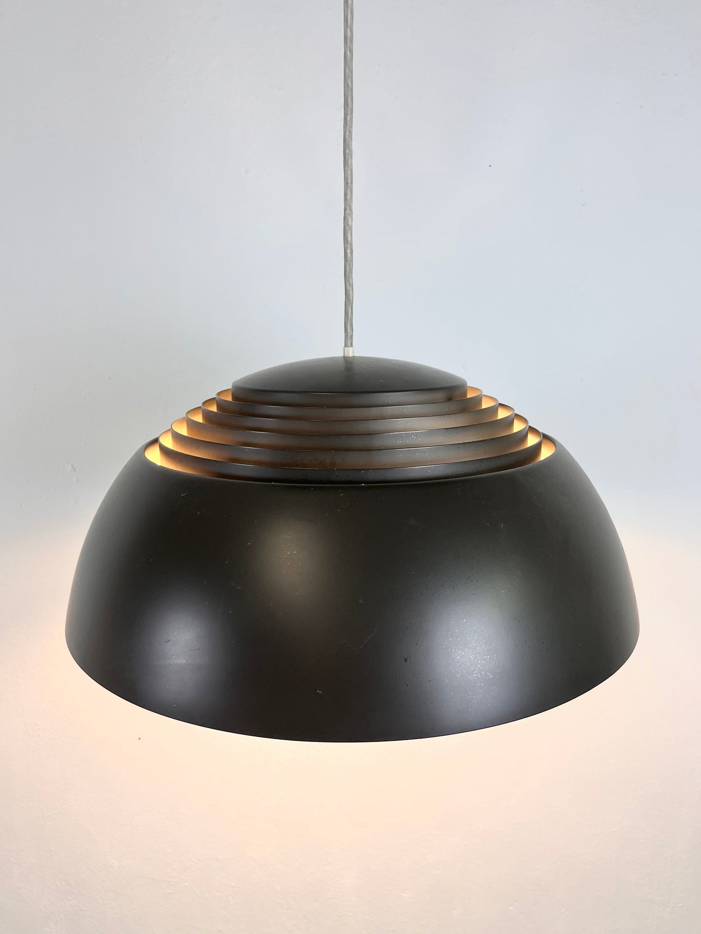 Lampadario AJ Royal, Arne Jacobsen per Louis Poulsen