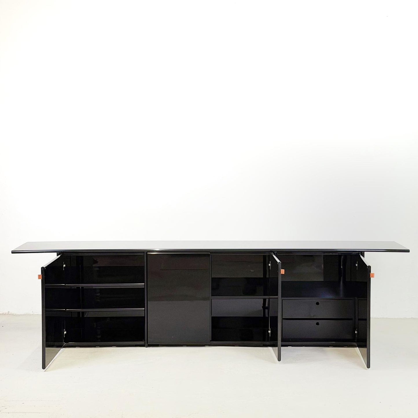 Credenza Mount, Afra & Tobia Scarpa per Molteni