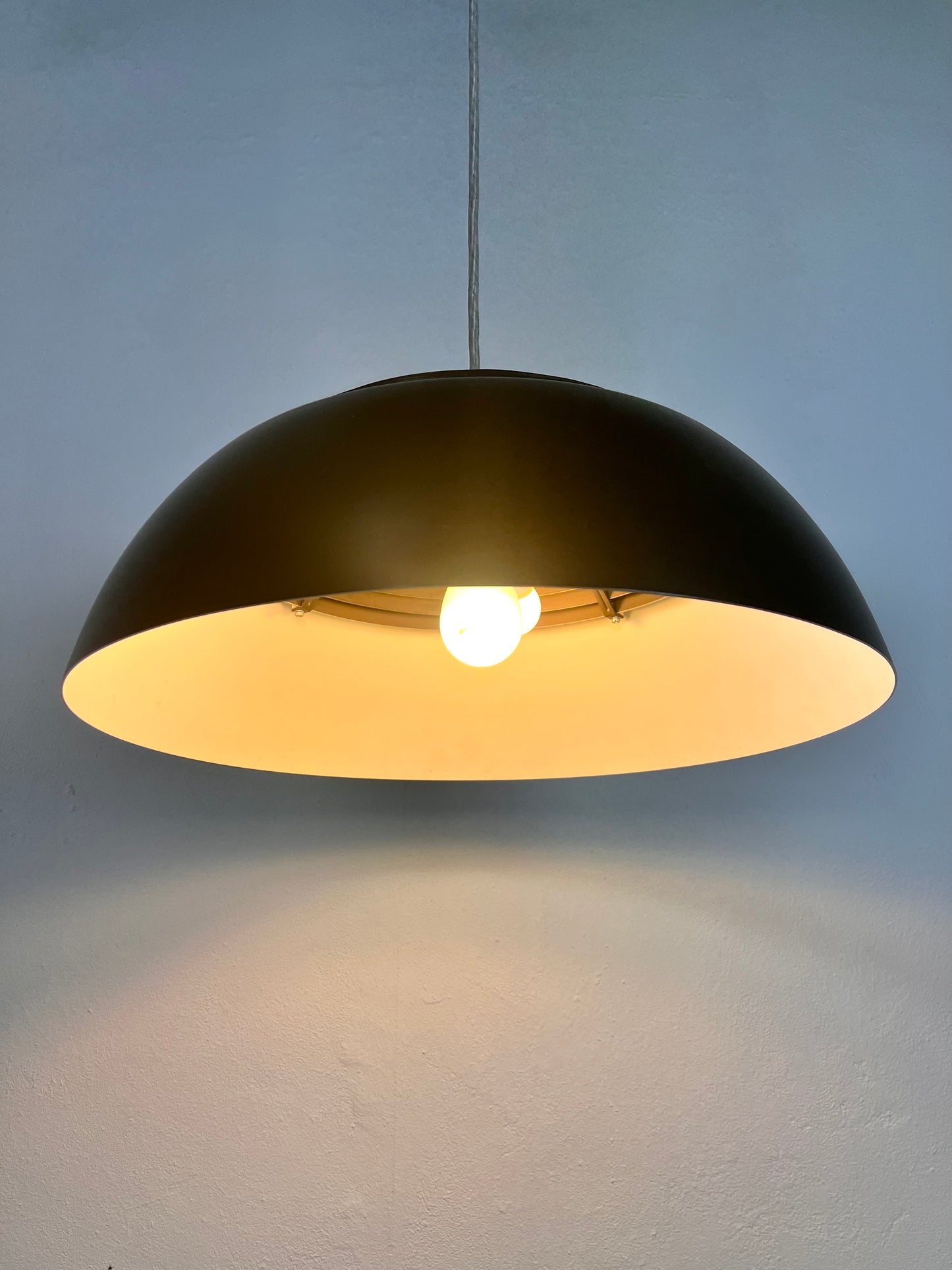 Lampadario AJ Royal, Arne Jacobsen per Louis Poulsen