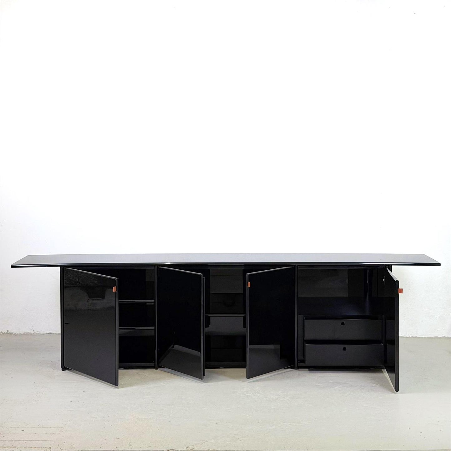 Credenza Mount, Afra & Tobia Scarpa per Molteni