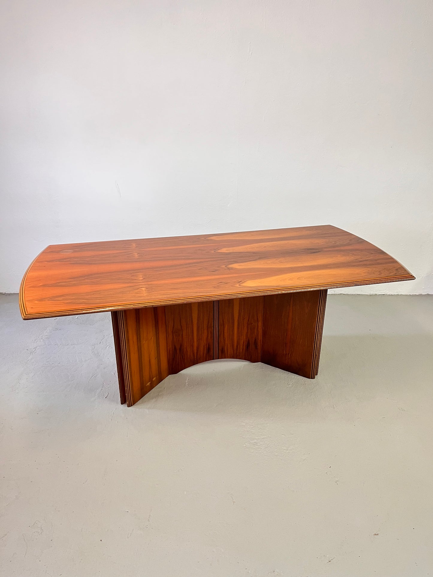 Tavolo da pranzo in stile Maxalto